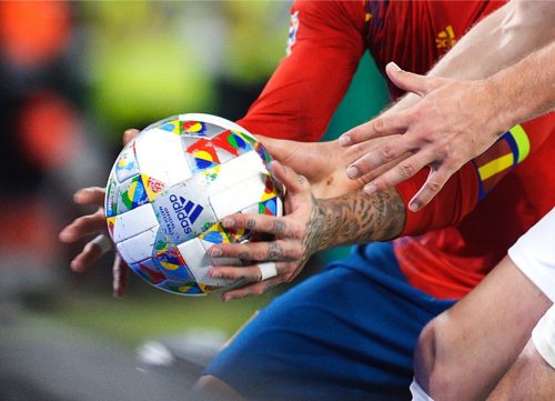 Der adidas Spielball der UEFA Nations League - der Ball wird beim Finale im Juni 2018 zum Esinatz kommen. Photo by CRISTINA QUICLER / AFP)